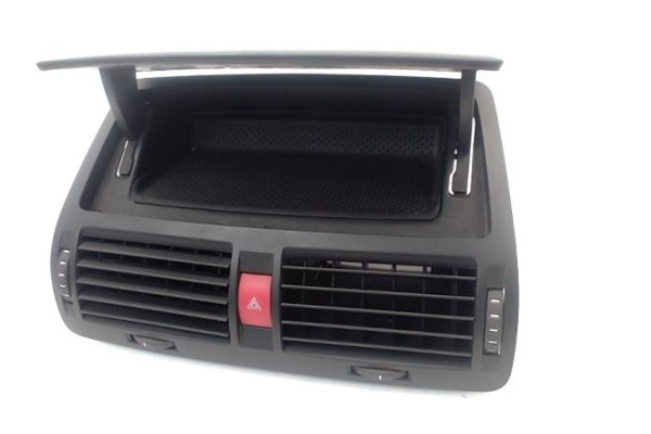 Recambio de rejilla entrada de aire para skoda octavia berlina (1z3) 1.9 tdi referencia OEM IAM   