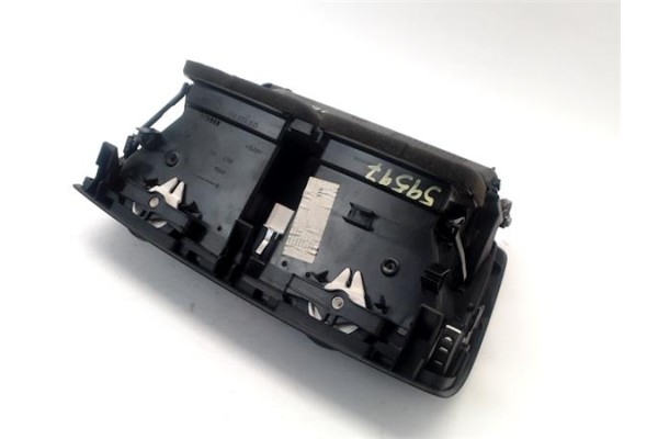Recambio de rejilla entrada de aire para skoda octavia berlina (1z3) 1.9 tdi referencia OEM IAM   
