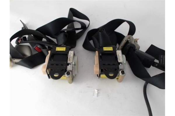 Recambio de juego cinturones delantero para toyota corolla (e12) 1.6 vvt-i referencia OEM IAM   