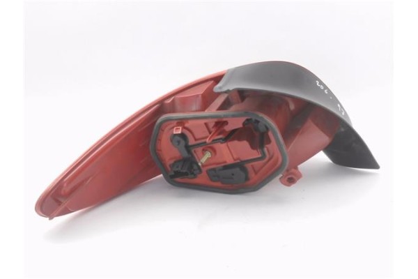 Recambio de piloto trasero derecho para peugeot 206 1.9 x-line referencia OEM IAM E27203  