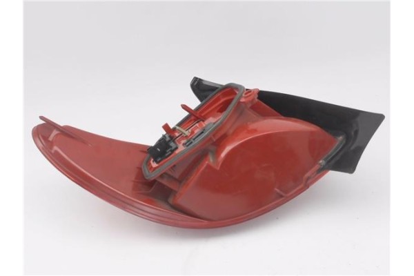 Recambio de piloto trasero derecho para peugeot 206 1.9 x-line referencia OEM IAM E27203  