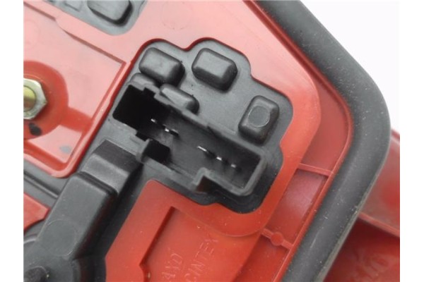 Recambio de piloto trasero derecho para peugeot 206 1.9 x-line referencia OEM IAM E27203  