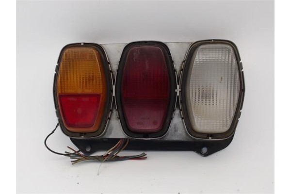 Recambio de piloto trasero izquierdo para seat 128 referencia OEM IAM SE-01742  