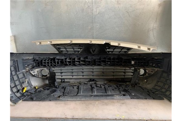 Recambio de paragolpes delantero para renault scenic ii (jm) 1.4 authentique referencia OEM IAM 7701477299  