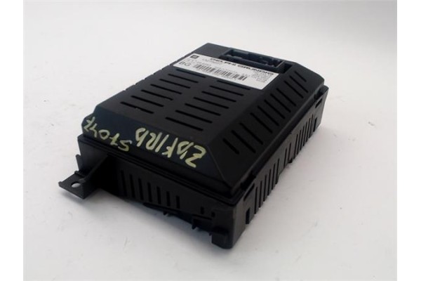 Recambio de pantalla navegador para opel zafira b 1.9 enjoy referencia OEM IAM   