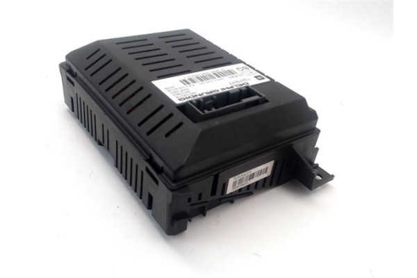 Recambio de pantalla navegador para opel zafira b 1.9 enjoy referencia OEM IAM   