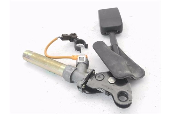 Recambio de anclaje cinturon delantero derecho para peugeot partner furgón (5) 1.9 d referencia OEM IAM 8972S2 542346511A 
