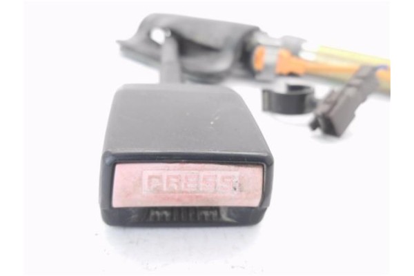 Recambio de anclaje cinturon delantero derecho para peugeot partner furgón (5) 1.9 d referencia OEM IAM 8972S2 542346511A 