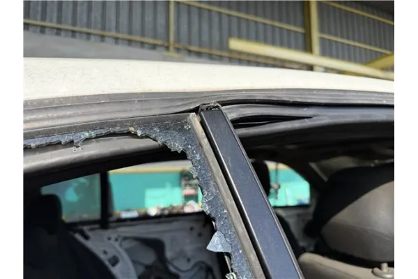 Recambio de puerta trasero derecha para bmw serie 1 berlina 5p (f20) 2.0 116d referencia OEM IAM 41527284516  