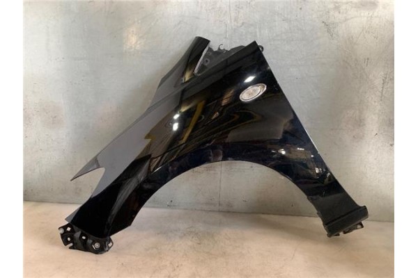 Recambio de aleta delantero izquierda para mazda 5 2.0 referencia OEM IAM C23552211C  