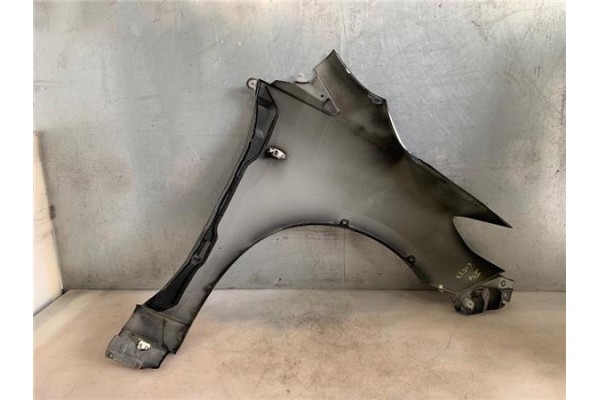 Recambio de aleta delantero izquierda para mazda 5 2.0 referencia OEM IAM C23552211C  