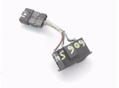 Recambio de mando elevalunas delantero izquierdo para opel corsa b 1.4 i referencia OEM IAM 90482477 3930716 