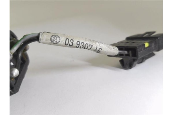 Recambio de mando elevalunas delantero izquierdo para opel corsa b 1.4 i referencia OEM IAM 90482477 3930716 