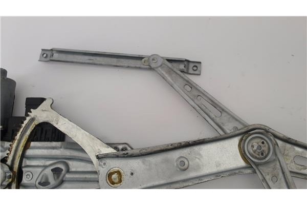 Recambio de mecanismo elevalunas delantero derecho para opel zafira 1.9 cdti referencia OEM IAM 5140084  