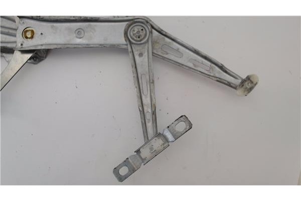 Recambio de mecanismo elevalunas delantero derecho para opel zafira 1.9 cdti referencia OEM IAM 5140084  