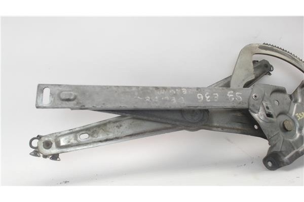 Recambio de mecanismo elevalunas delantero derecho para bmw serie 3 berlina (e36) referencia OEM IAM 130821278  
