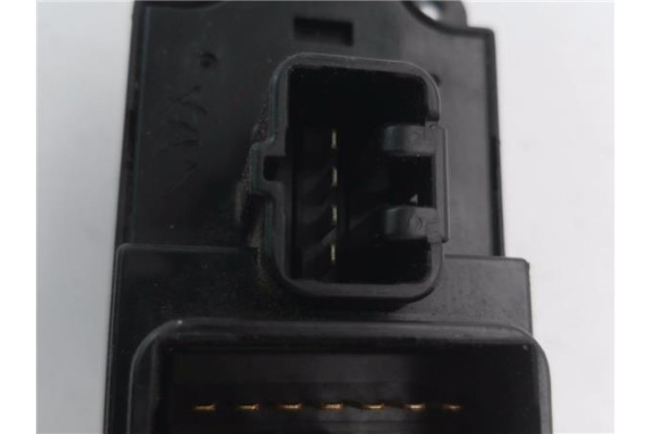 Recambio de mando elevalunas delantero izquierdo para mazda 323 f/s berlina (bj) 1.6 f active referencia OEM IAM BN4A66350A C8HD