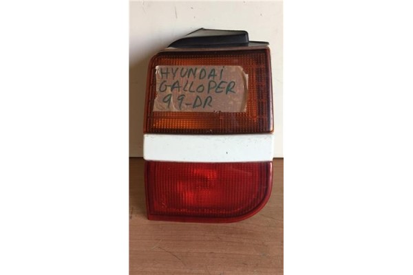 Recambio de piloto trasero derecho para hyundai galloper santamo 2.0 referencia OEM IAM 92402M2  