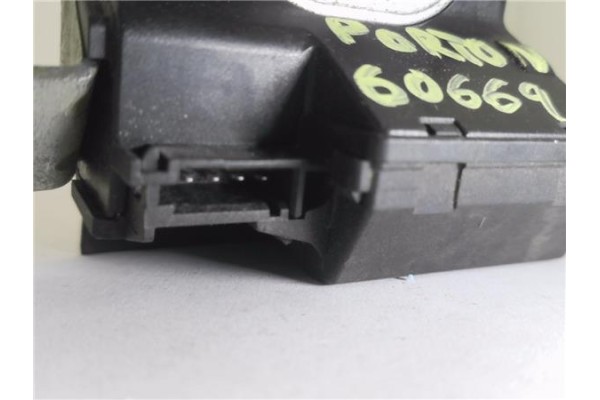 Recambio de cierre electromagnetico porton para opel corsa d 1.3 cdti referencia OEM IAM 55701971  