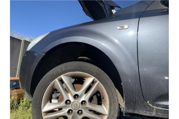 Recambio de aleta delantero izquierda para kia ceed sportswagon (ed) 2.0 emotion referencia OEM IAM 663111H010  