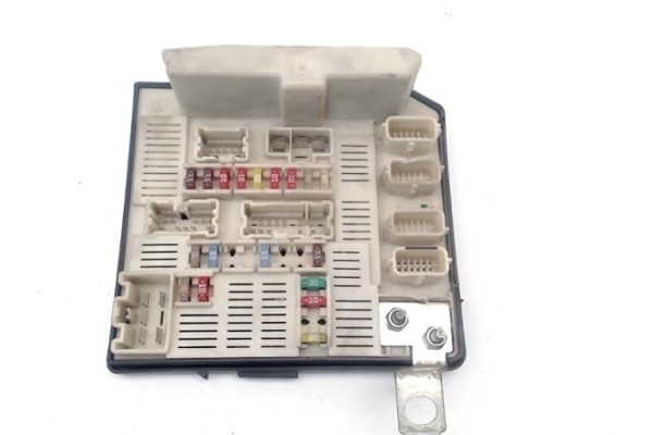 Recambio de caja fusibles/rele para renault megane ii berlina 5p 1.5 confort authentique referencia OEM IAM   