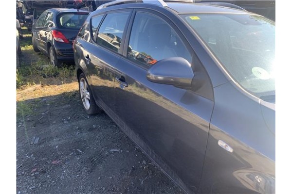 Recambio de puerta delantero derecha para kia ceed sportswagon (ed) 2.0 emotion referencia OEM IAM 760041H000  