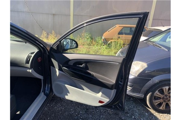 Recambio de puerta delantero derecha para kia ceed sportswagon (ed) 2.0 emotion referencia OEM IAM 760041H000  