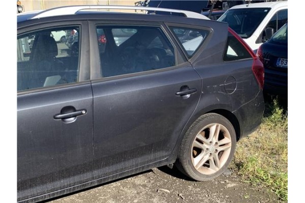 Recambio de puerta trasero izquierda para kia ceed sportswagon (ed) 2.0 emotion referencia OEM IAM 770031H500  