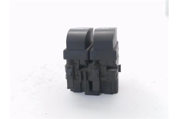 Recambio de mando elevalunas delantero izquierdo para renault clio ii (xbo) 1.5d dci 80cv referencia OEM IAM 060045C  