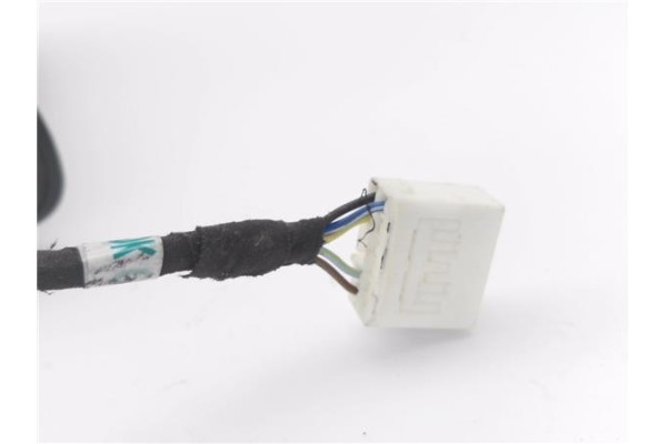 Recambio de retrovisor electrico izquierdo para chrysler pt cruiser 1.6 route 66 referencia OEM IAM E11015651  