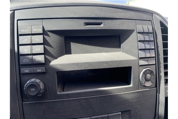Recambio de autoradio para mercedes-benz vito furgón (447) 2.1 114/116 cdi, 119 cdi/bt 4x4 extralang (447.605) referencia OEM IA