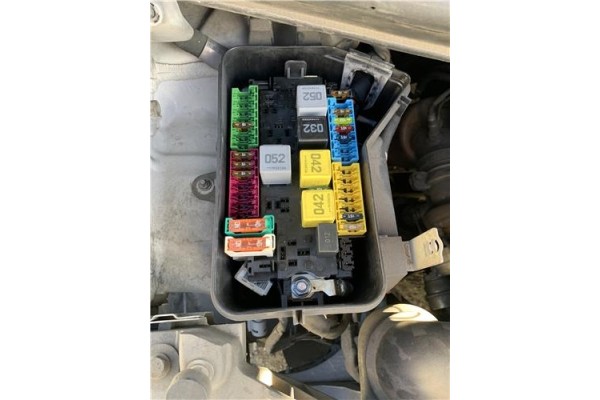 Recambio de caja fusibles/rele para mercedes-benz vito furgón (447) 2.1 114/116 cdi, 119 cdi/bt 4x4 extralang (447.605) referenc