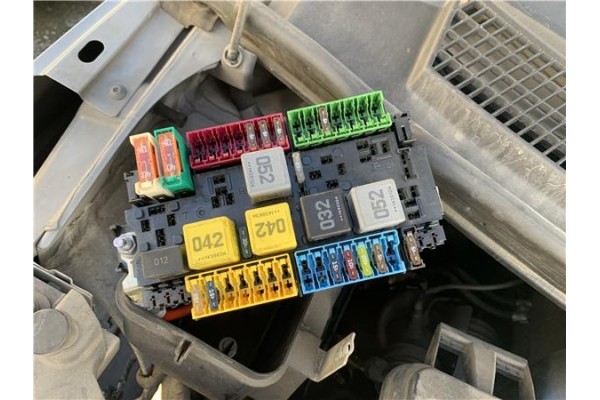 Recambio de caja fusibles/rele para mercedes-benz vito furgón (447) 2.1 114/116 cdi, 119 cdi/bt 4x4 extralang (447.605) referenc