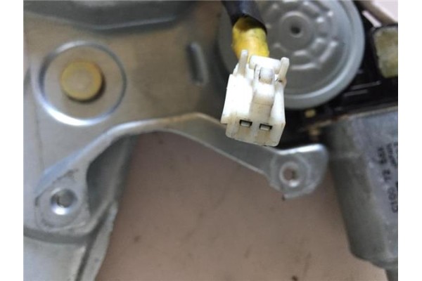 Recambio de mecanismo elevalunas delantero derecho para mazda premacy (cp) 1.8 referencia OEM IAM 8621003922  