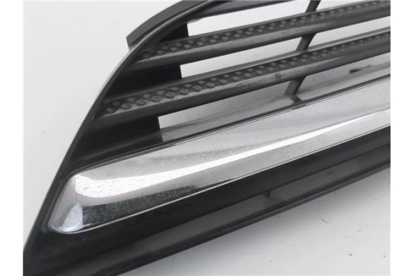 Recambio de rejilla capo para nissan primera berlina (p12) 2.0 acenta referencia OEM IAM 62330AU300  