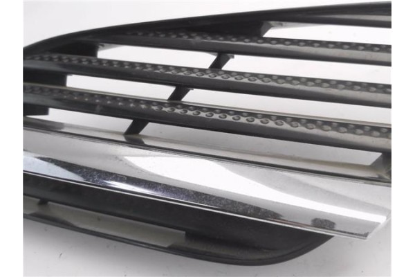 Recambio de rejilla capo para nissan primera berlina (p12) 2.0 acenta referencia OEM IAM 62330AU300  