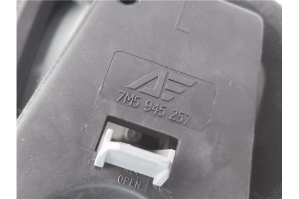 Recambio de piloto trasero izquierdo para ford galaxy (vy) 1.9 ambiente referencia OEM IAM 7M5945257  