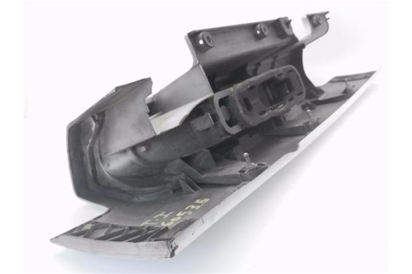 Recambio de piloto trasero izquierdo para nissan primastar furgón (x83) dci 80 referencia OEM IAM 25467008  