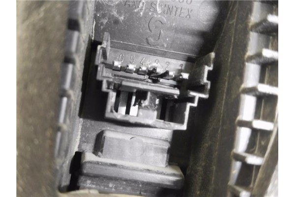 Recambio de piloto trasero izquierdo para nissan primastar furgón (x83) dci 80 referencia OEM IAM 25467008  