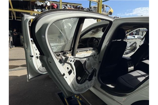 Recambio de puerta trasero izquierda para bmw serie 1 berlina 5p (f20) 2.0 116d referencia OEM IAM 41527284515  