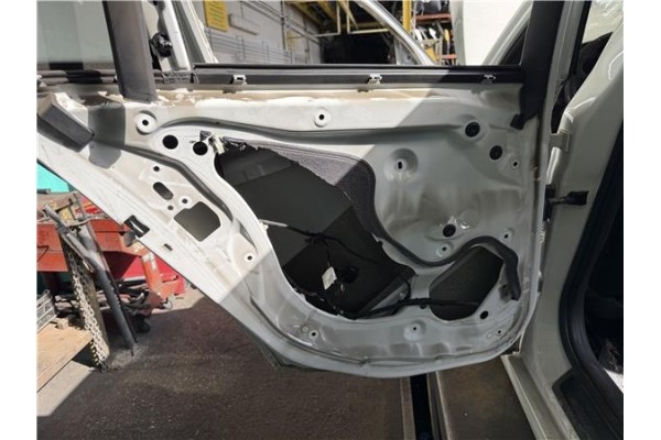 Recambio de puerta trasero izquierda para bmw serie 1 berlina 5p (f20) 2.0 116d referencia OEM IAM 41527284515  