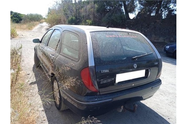lancia lybra station wagon del año 2001