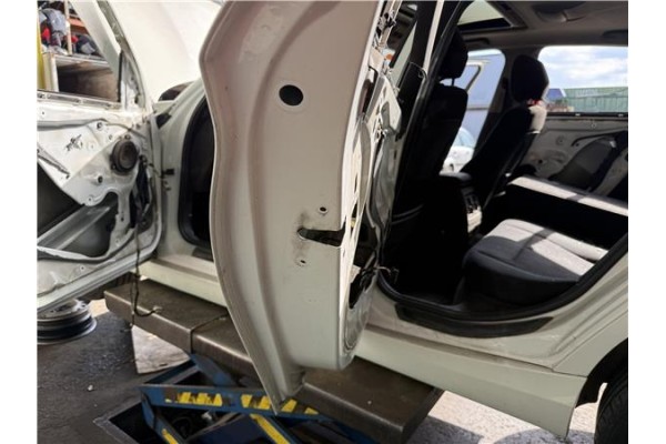 Recambio de puerta trasero izquierda para bmw serie 1 berlina 5p (f20) 2.0 116d referencia OEM IAM 41527284515  