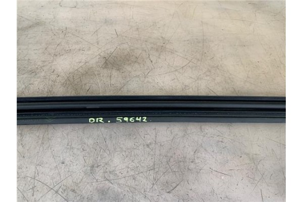 Recambio de barras de techo para citroen c3 1.1 i referencia OEM IAM   