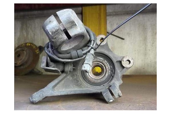 Recambio de mangueta delantero izquierda para citroen xsara berlina 1.6 16v referencia OEM IAM   