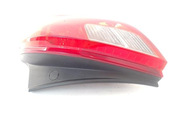 Recambio de piloto trasero derecho para opel mokka 1.7 excellence referencia OEM IAM 42599463  