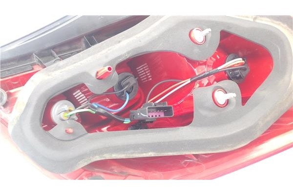 Recambio de piloto trasero izquierdo para opel mokka 1.7 excellence referencia OEM IAM 42599461  