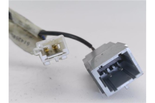 Recambio de anclaje cinturon delantero izquierdo para renault kangoo i (f/kc0) d 65 1.9 (kc0e, kc02, kc0j, kc0n) referencia OEM 