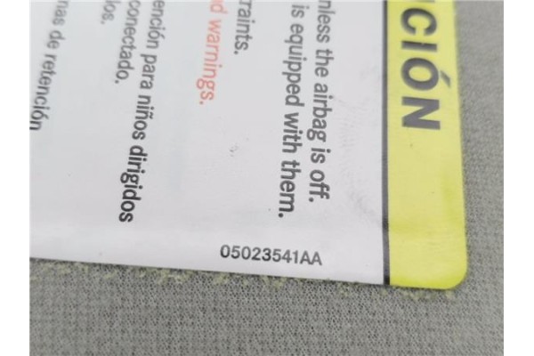 Recambio de parasol izquierdo para chrysler voyager (rg) 2.4 referencia OEM IAM A2038171920 05023541AA 