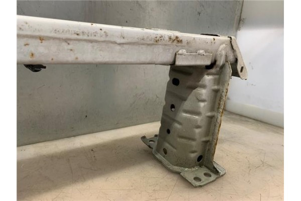 Recambio de refuerzo paragolpes para toyota avensis cross sport (t27) 2.2 premium referencia OEM IAM 5202105050  